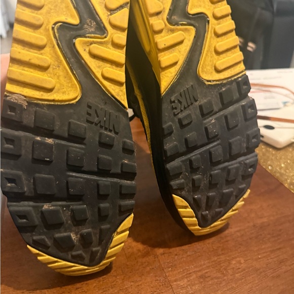 Nike Air Max 90 x UNDEFEATED ‘Black Optic Yellow’ UNDFTD 2019 - Picture 3 of 12